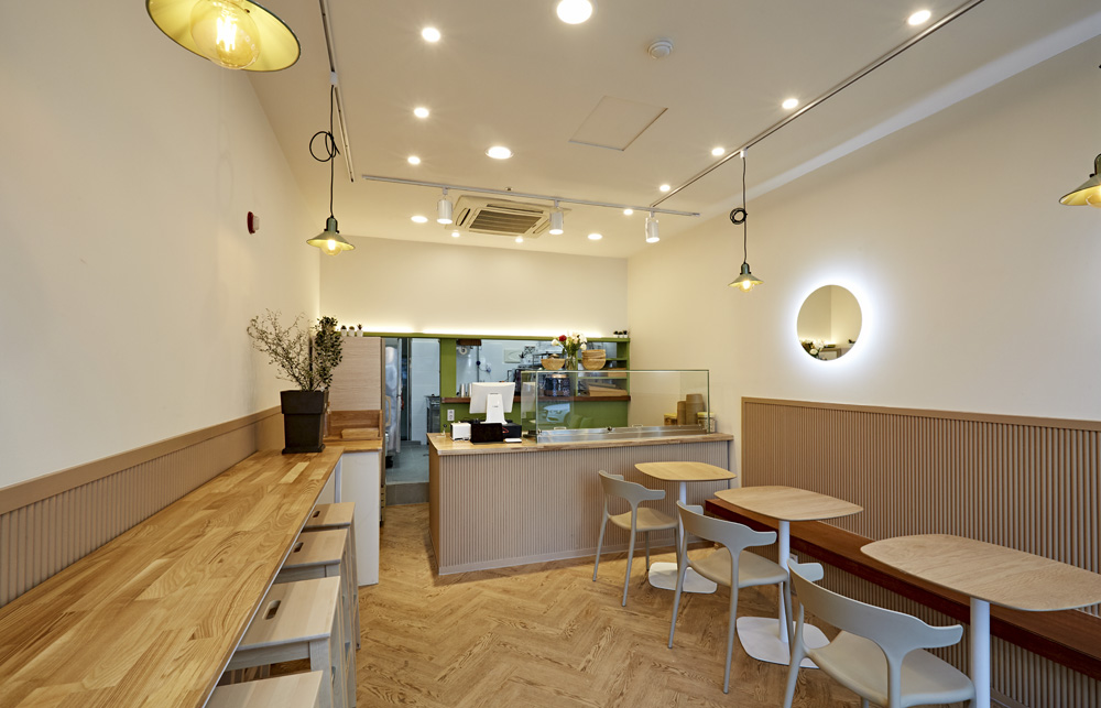 白色木纹的温馨 10 平米沙拉餐厅设计-3