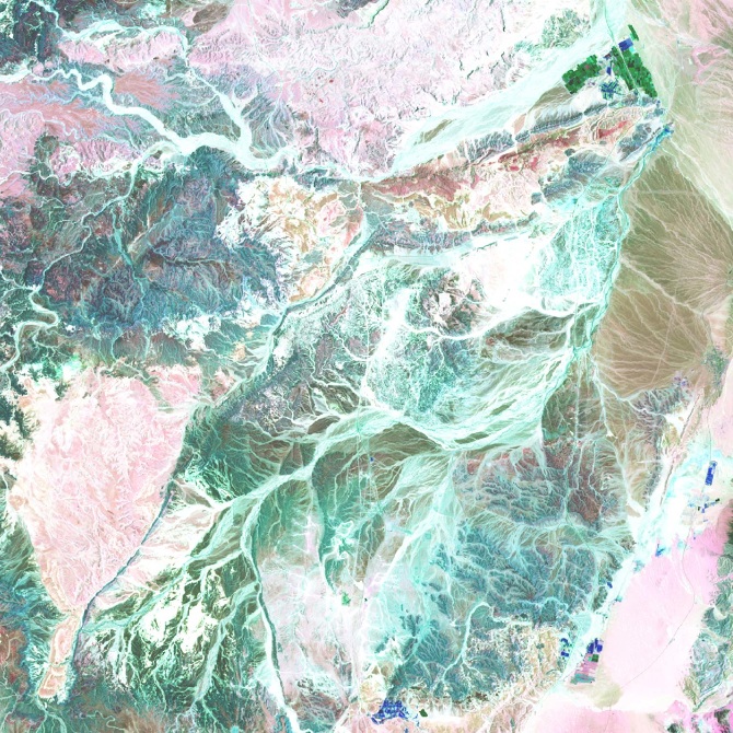 Blue Farmland可译为蓝色农田，但huaikuanchung不是一个常见的英文词汇或有公认含义的词语，不清楚其确切指的是什么，无法完成该部分的准确翻译 丨以色列-42