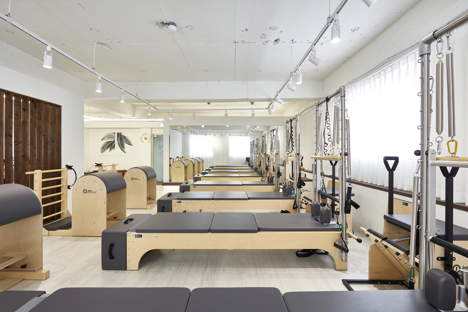 白色与木质 | 38 平米简约舒适的公寓设计-14