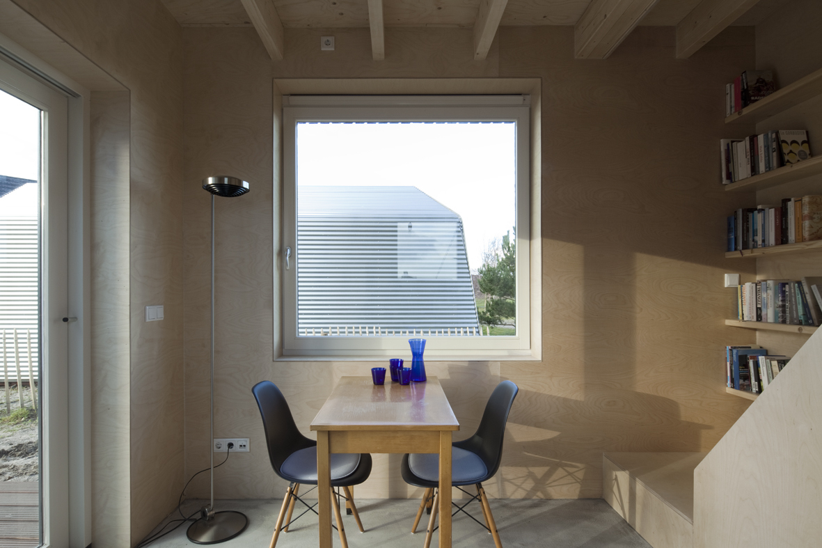 Micro House Slim Fit  ANA ROCHA architecture-51