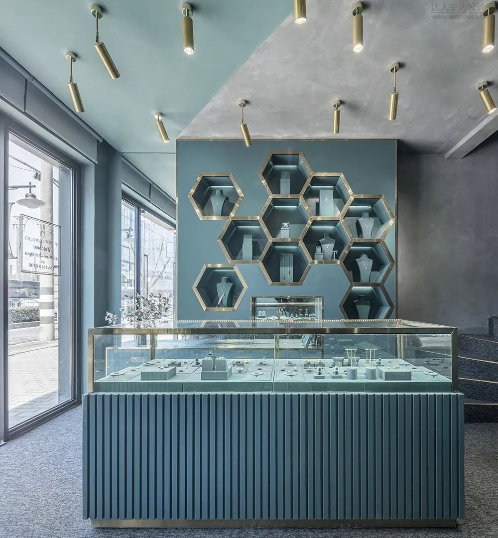 时尚精致—珠宝与美甲合体店-2