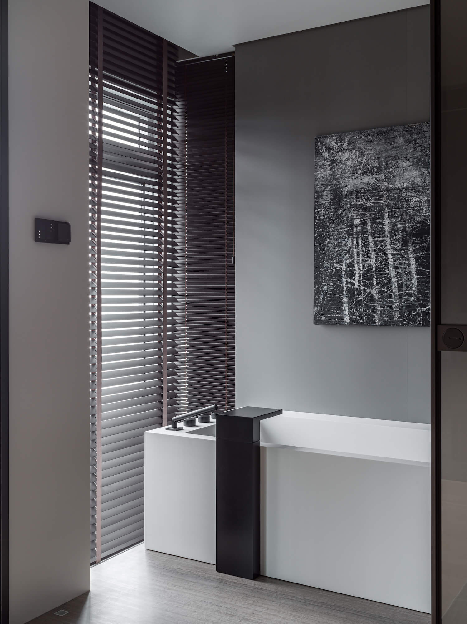 莫斯科黑色系公寓设计 既沉稳又有质感-35