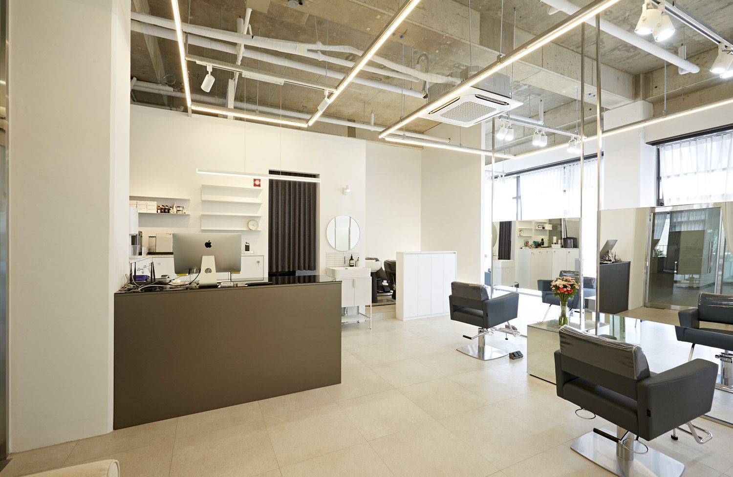 20 平米美妆店的现代风格设计-6