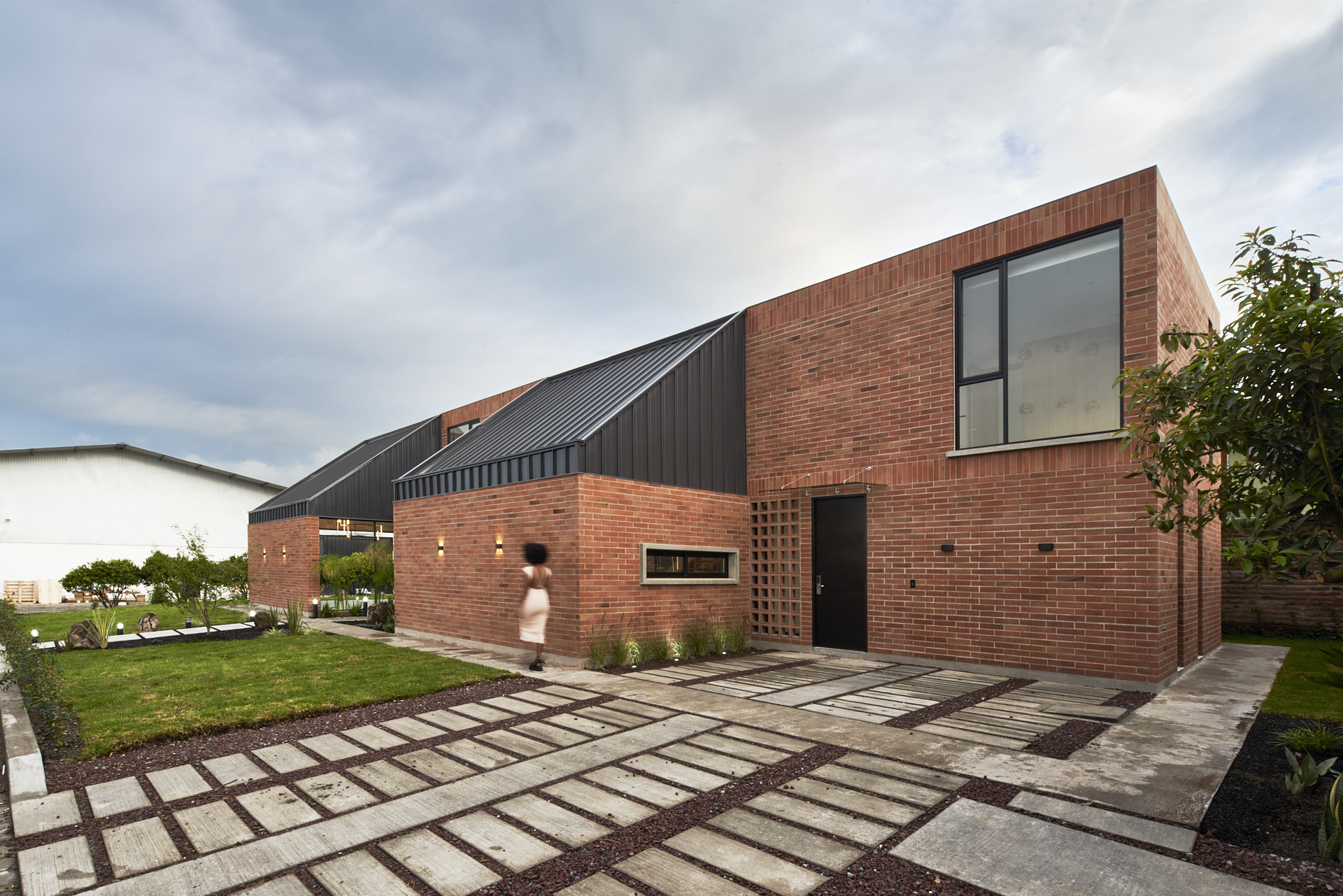 花园之间的房子丨TEC Taller EC-11