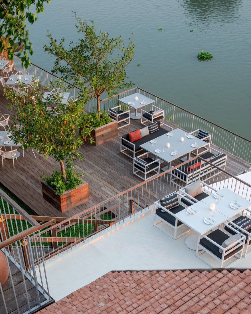 Baan Pomphet Hotel and Restaurant / onion-51