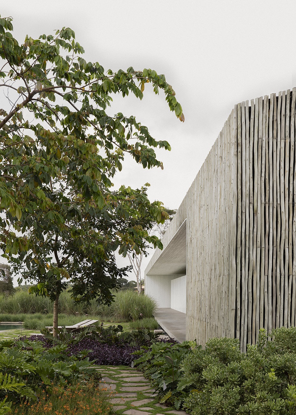 巴西 Trancoso 住宅，金属结构与有机材质的完美融合-24