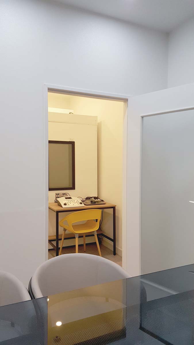 极简白调的清新空气中心-8