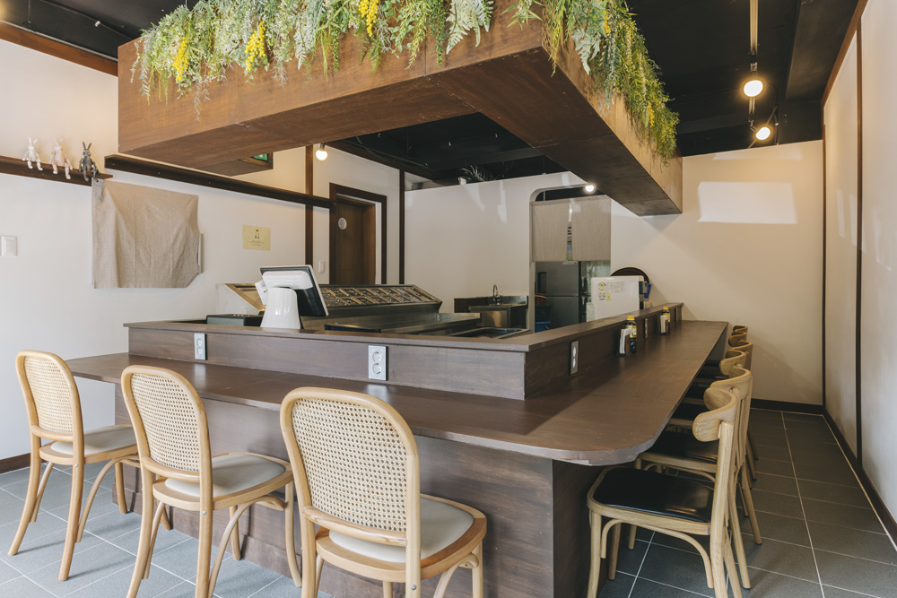 白色木纹，打造 15 平极简卧室之美-5