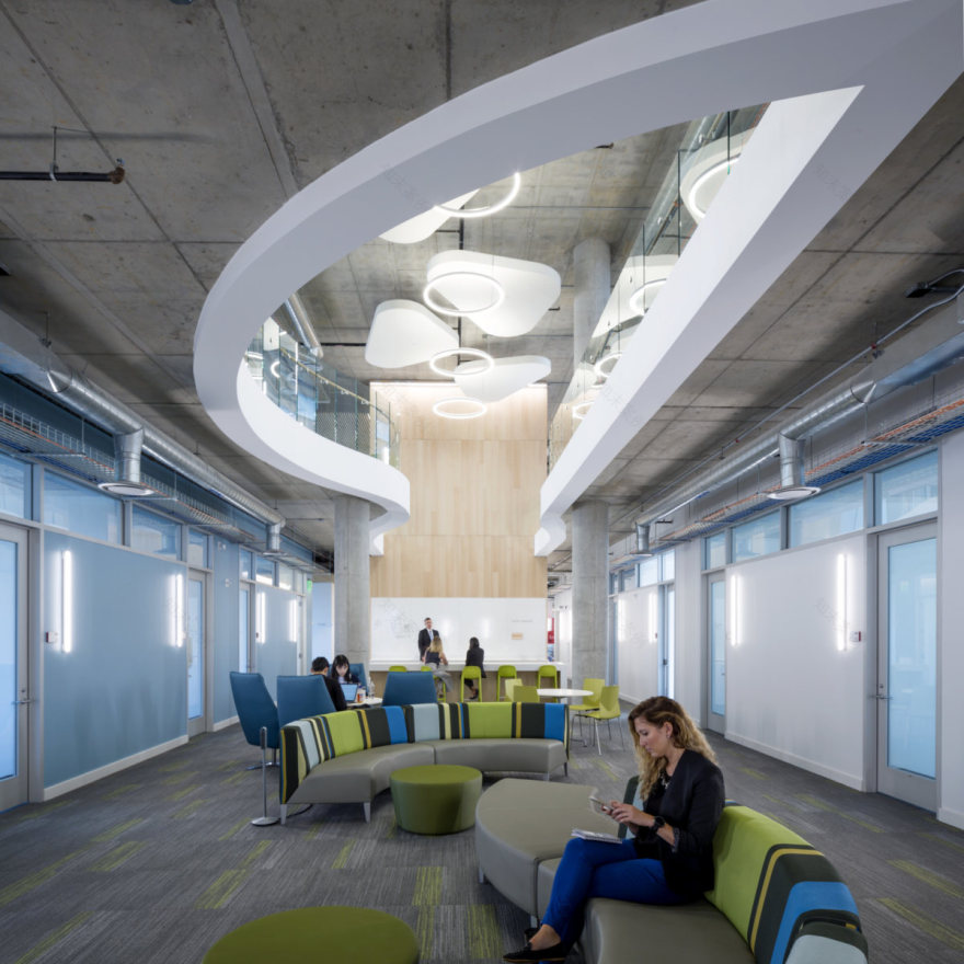 摩尔鲁布尤德尔与文艺复兴 3 建筑师共同打造卡内基梅隆大学商学院大卫·A·特普 quadrangle-31