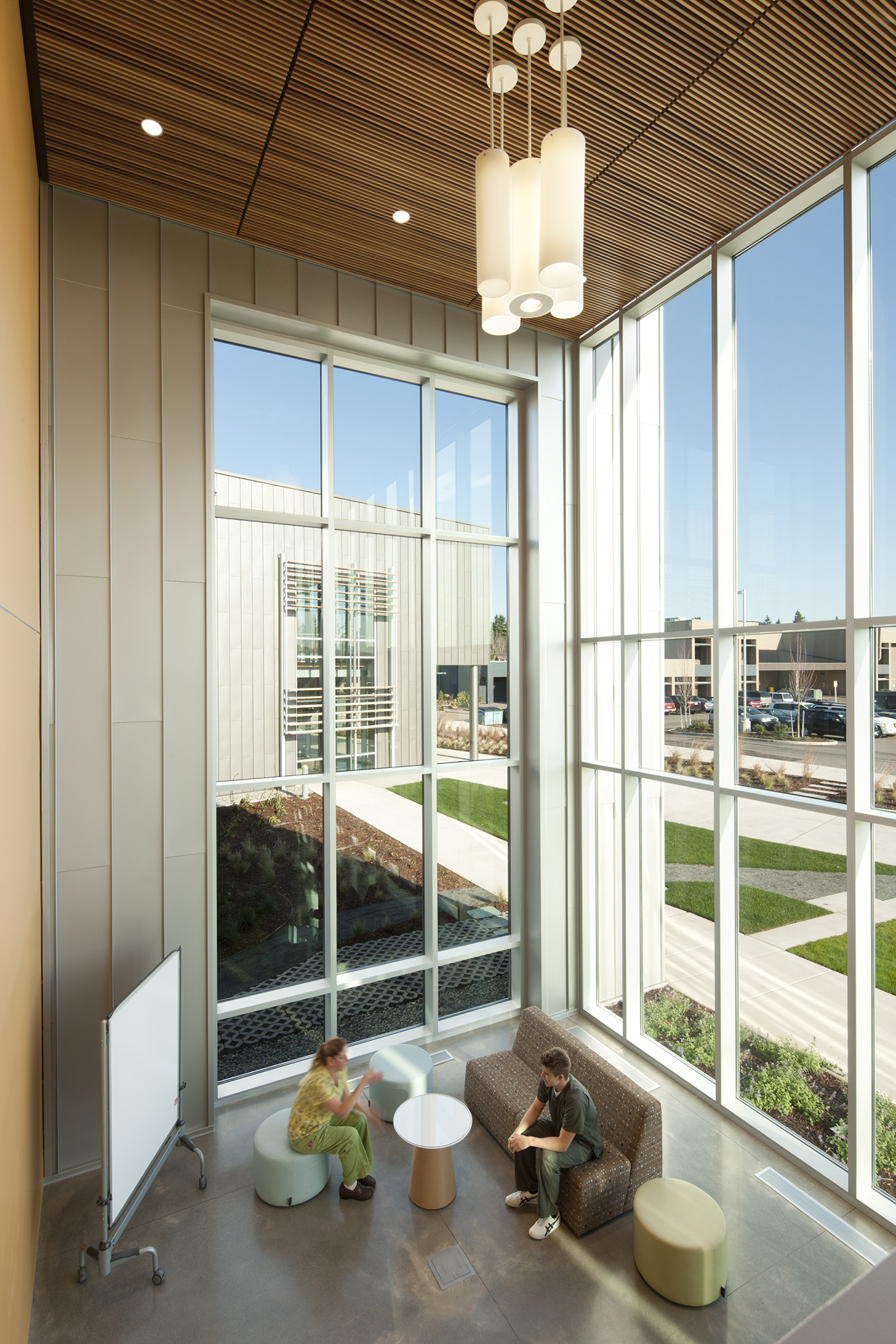 绿色环保的健康科学大楼-14