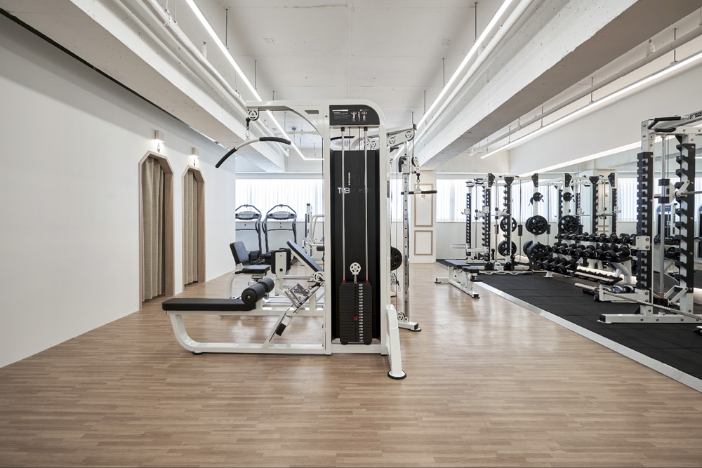 40 平简约双色调皮具店设计，尽显北欧风情-2