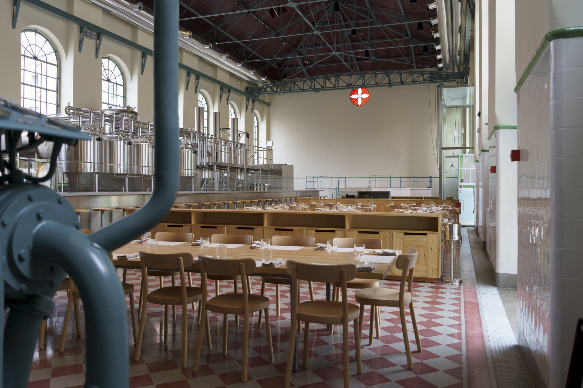 Transformation of the Former Military Maintenance Power Plant into the Browers Beato Microbrewery and Restaurant / Eduardo Souto de Moura + Nuno Graça Moura-22