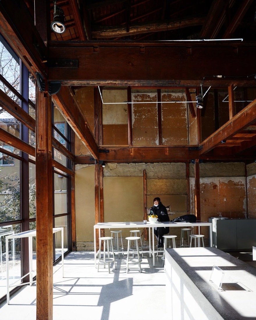 ブルーボトルコーヒー京都カフェ(蓝瓶子咖啡京都咖啡馆)丨日本京都丨長坂常・スキーマ建築計画(长坂常·架构建筑计划)-18