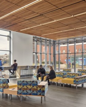 中央康涅狄格州立大学应用创新中心丨美国新不列颠丨Amenta Emma Architects