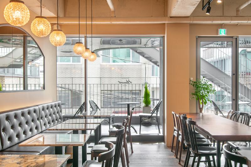 150 平高级定制咖啡厅，展现精致 white wood 魅力-14