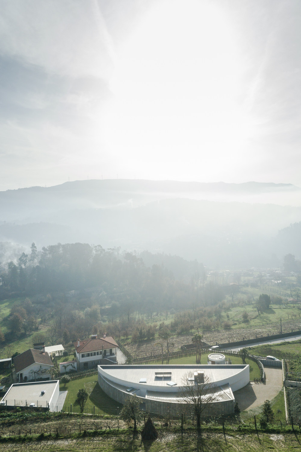 葡萄牙 Arouca 住宅 | 融入自然的"天眼"建筑-31