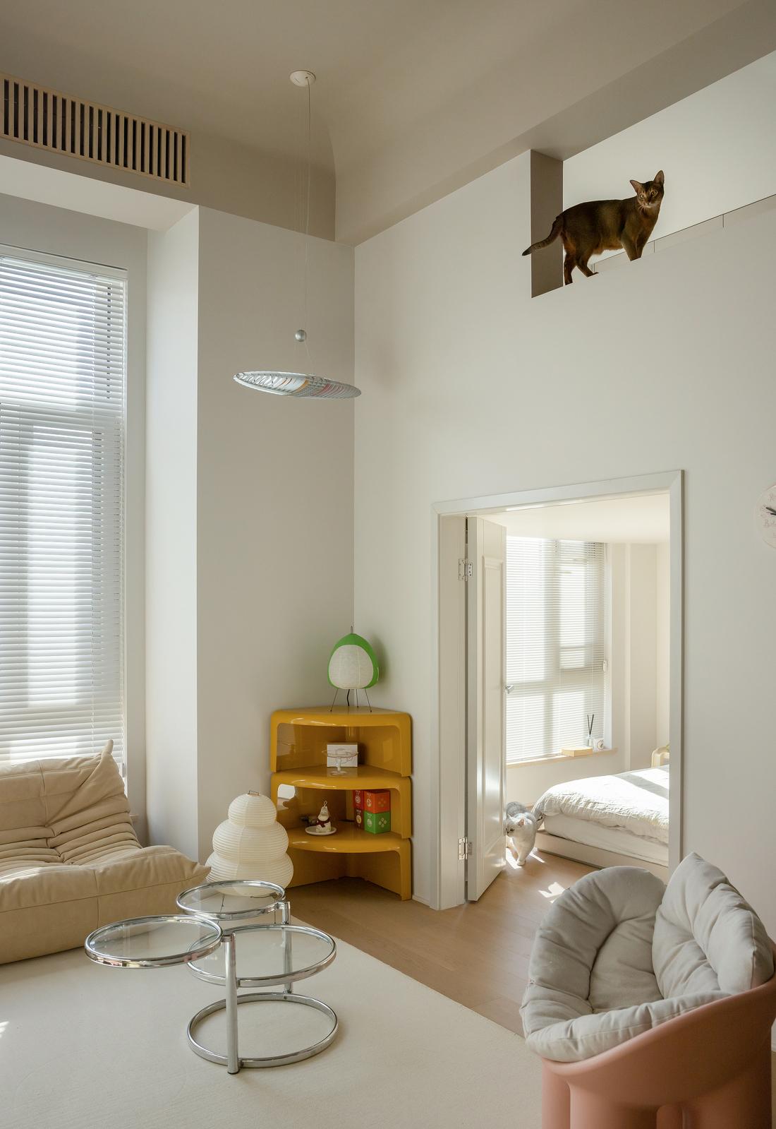 热爱 · 极简中古风复式住宅设计-5