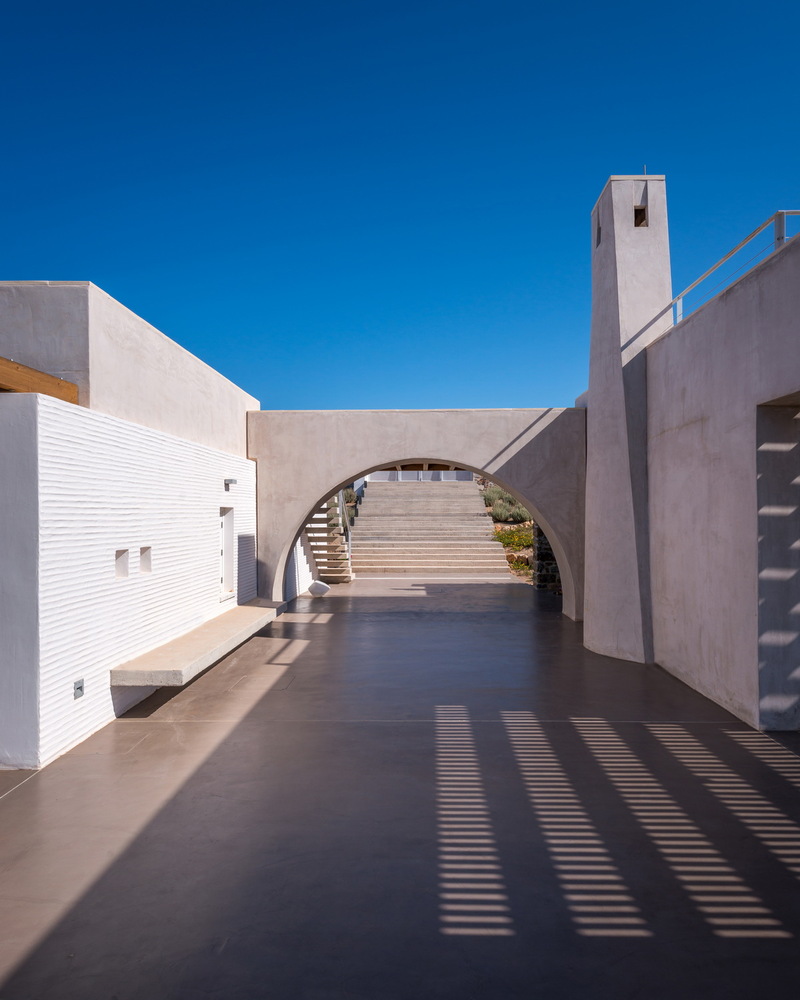 Mediterranean Style House Located in the Settlements of Nisi, in Greece-14