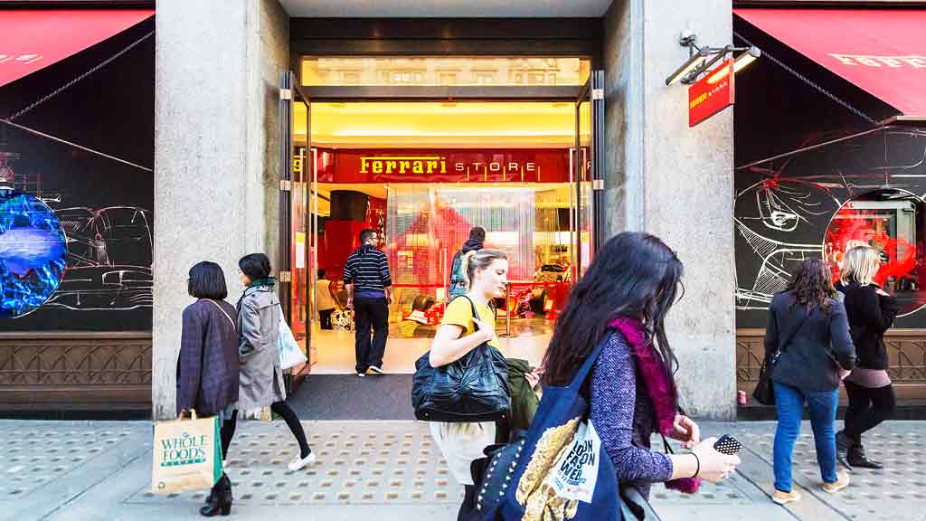 伦敦 regent 街法拉利商店橱窗设计-5