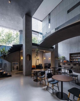 NEOBRIDGE Hotel / XING DESIGN