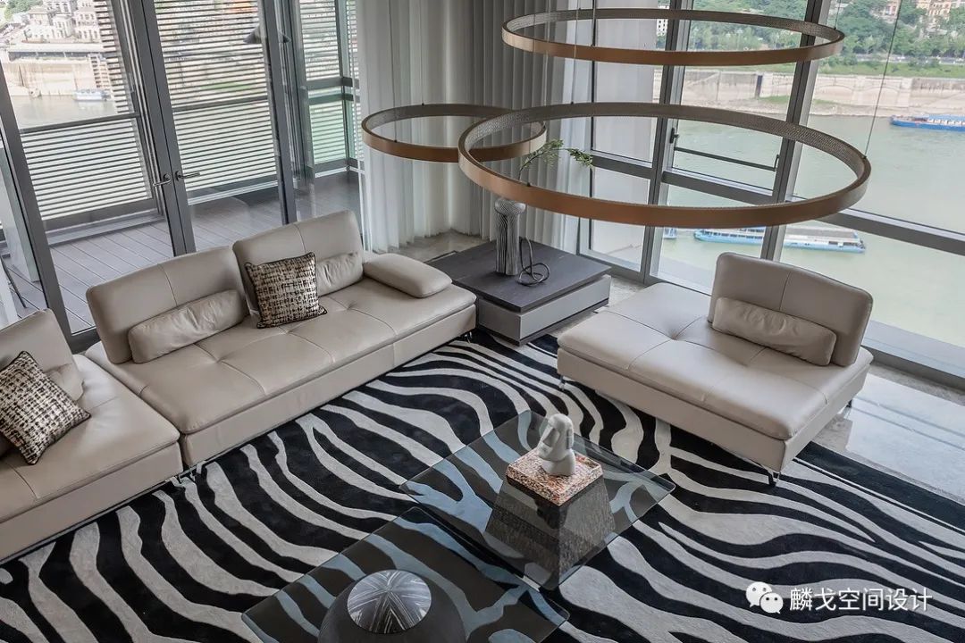 重庆来福士轻奢大平层丨中国重庆丨麟戈设计-29