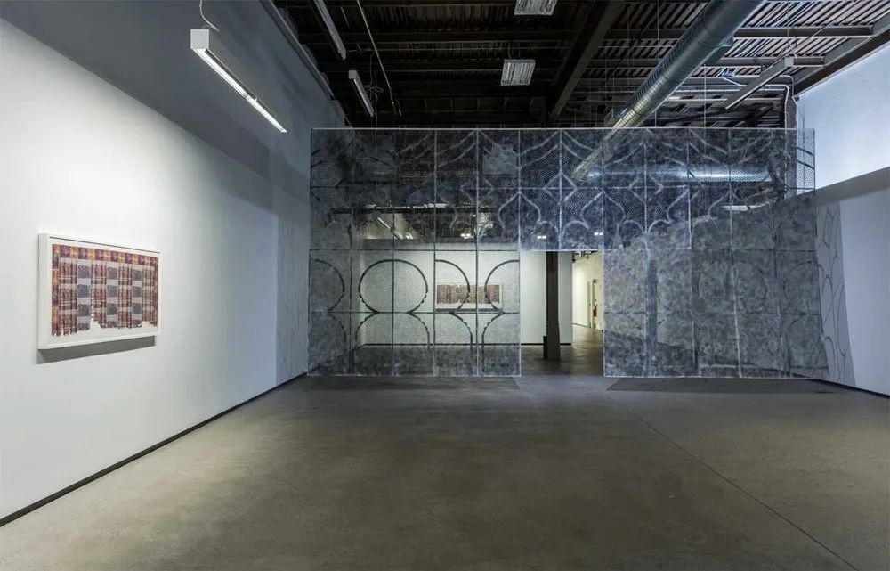 Myriam Dion 报纸改造艺术-74