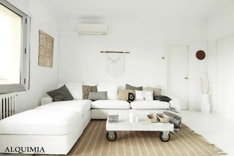 西班牙小镇的纯白北欧风住宅-2