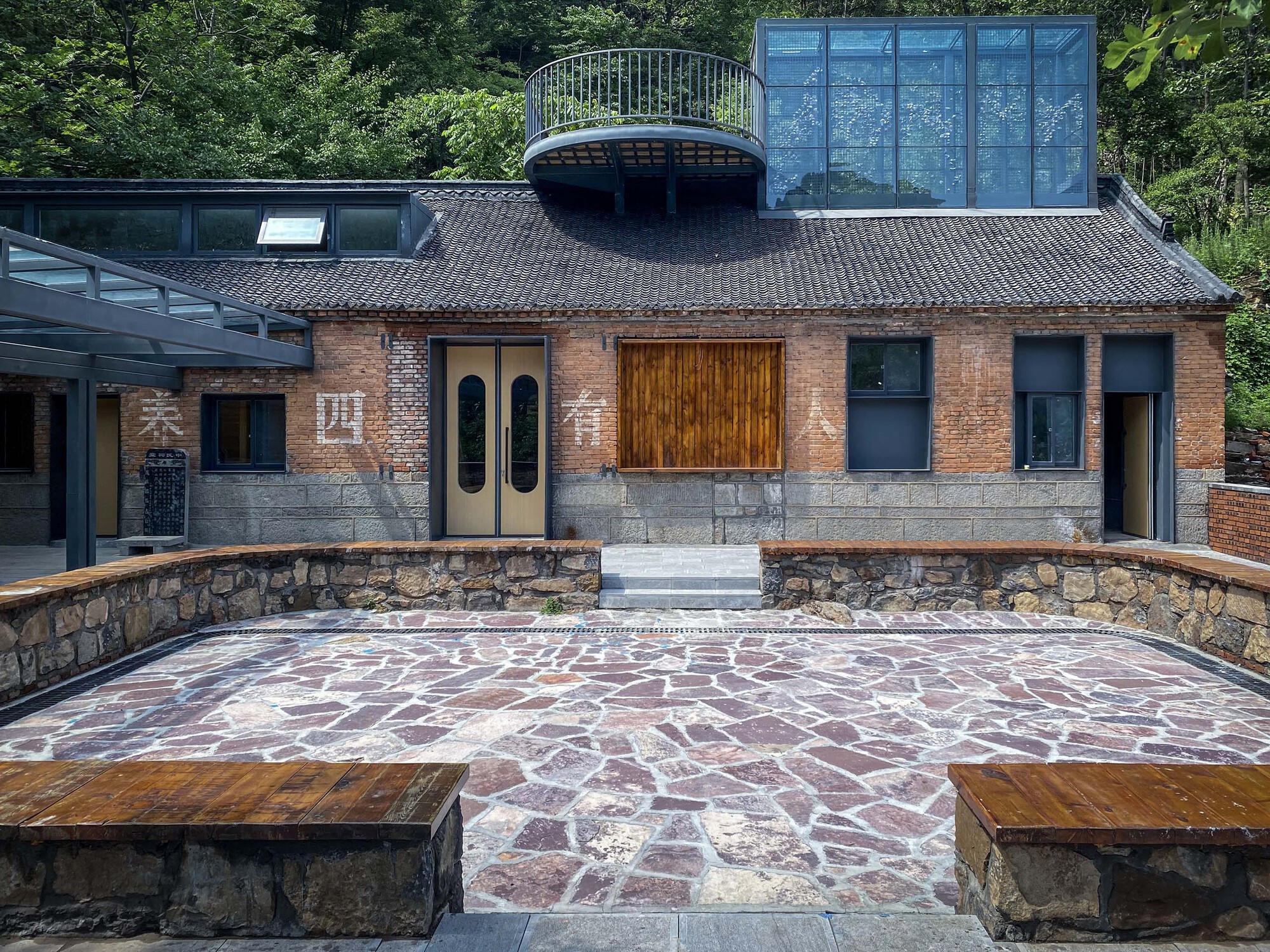 国梁艺术大学生研究训练计划中心丨中国-34