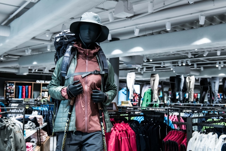 L&T 体育用品店-49