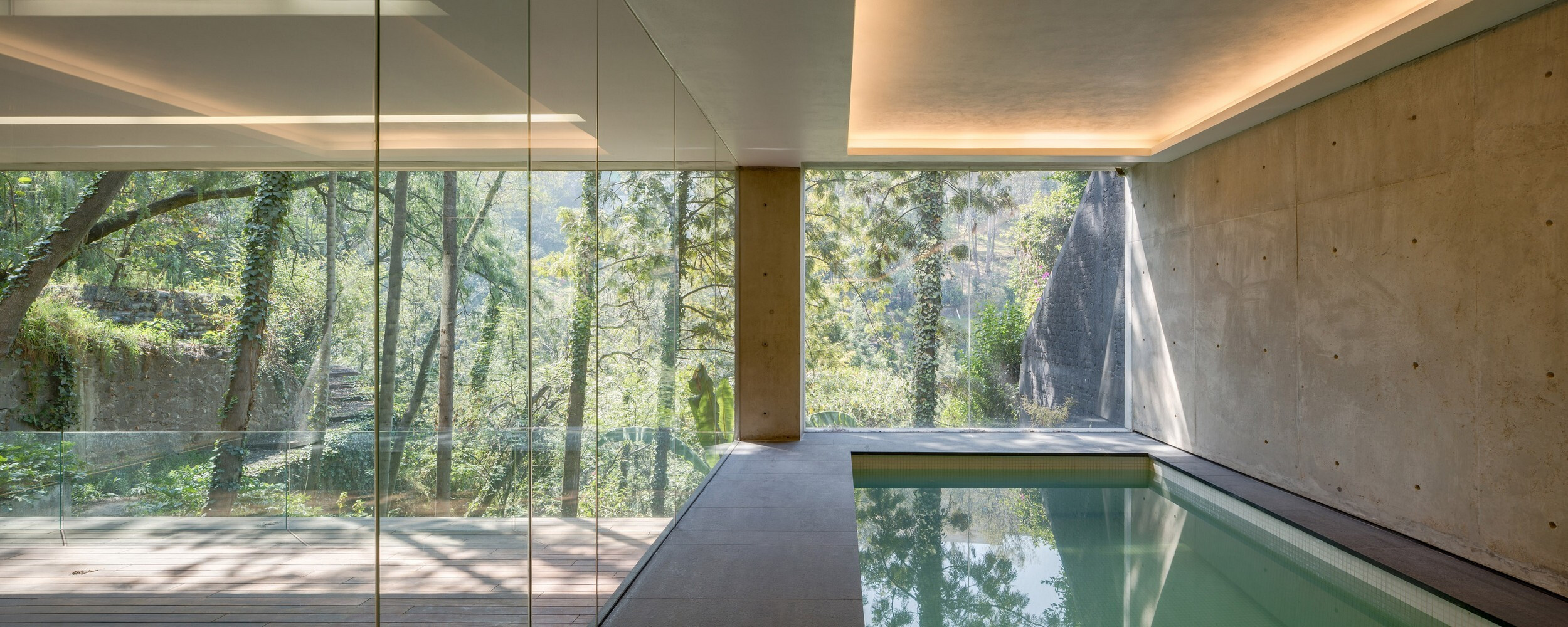 墨西哥城市区里的绿色家园-9