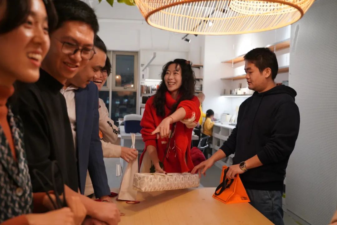 新办公室圣诞慈善派对丨中国上海丨Lukstudio-34