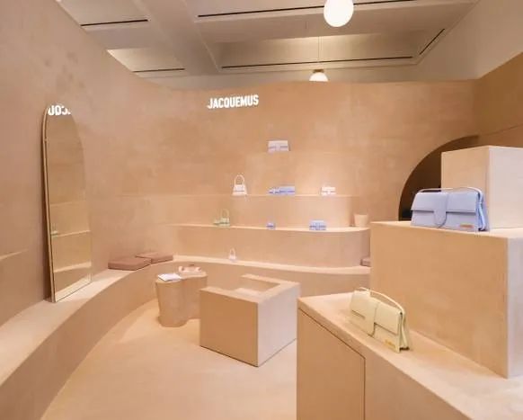 Jacquemus 全球首家店中店丨英国伦敦丨AMO-6
