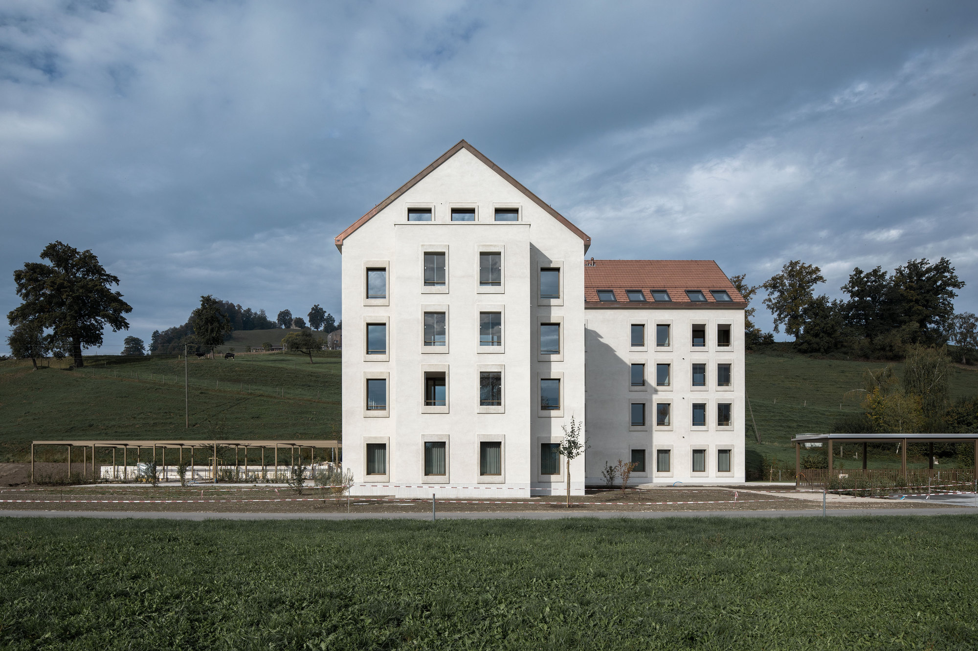 Mülihof Hotel and Residential Building / Bob Gysin Partner BGP-19