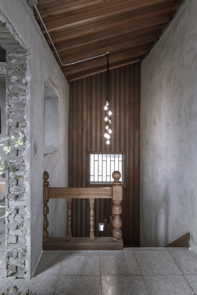 首尔老屋新生命,TEMP 建筑工作室打造独特咖啡馆-47