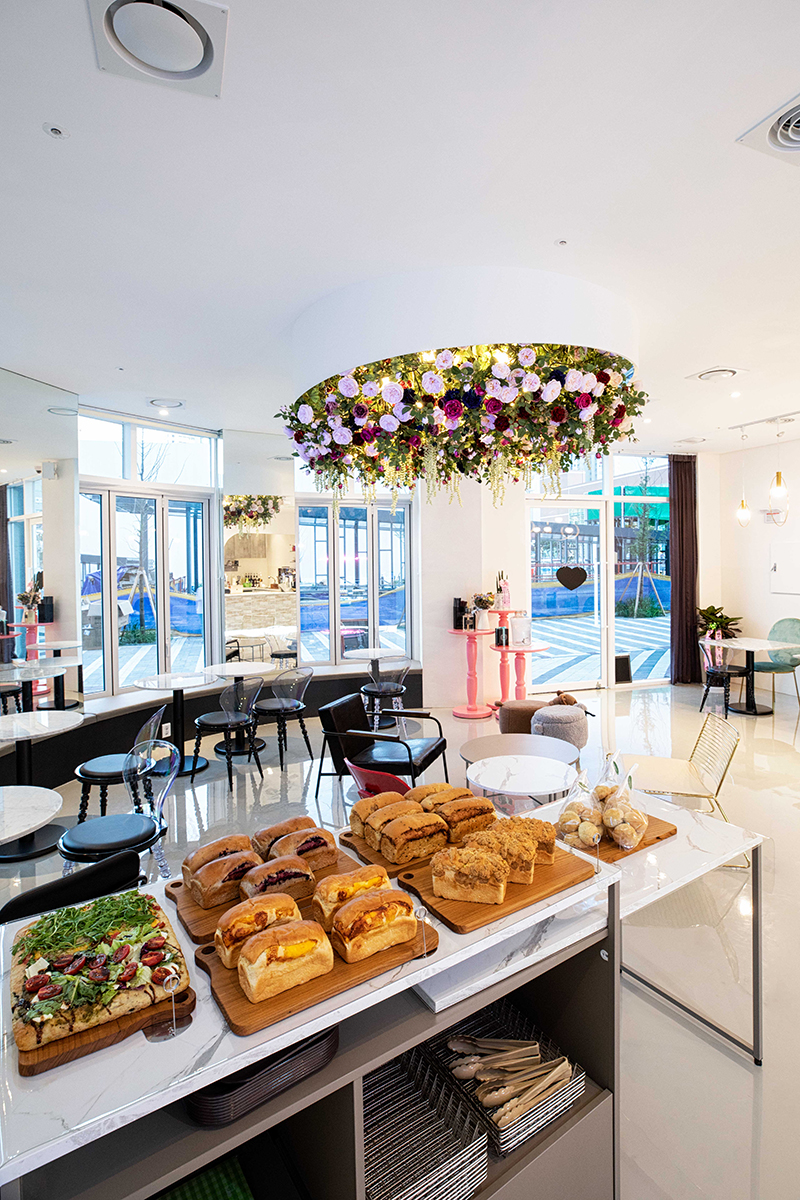 简约现代 21 平米咖啡厅设计-11