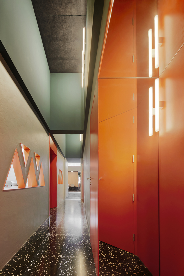 巴塞罗那翻新餐厅变比萨店-37