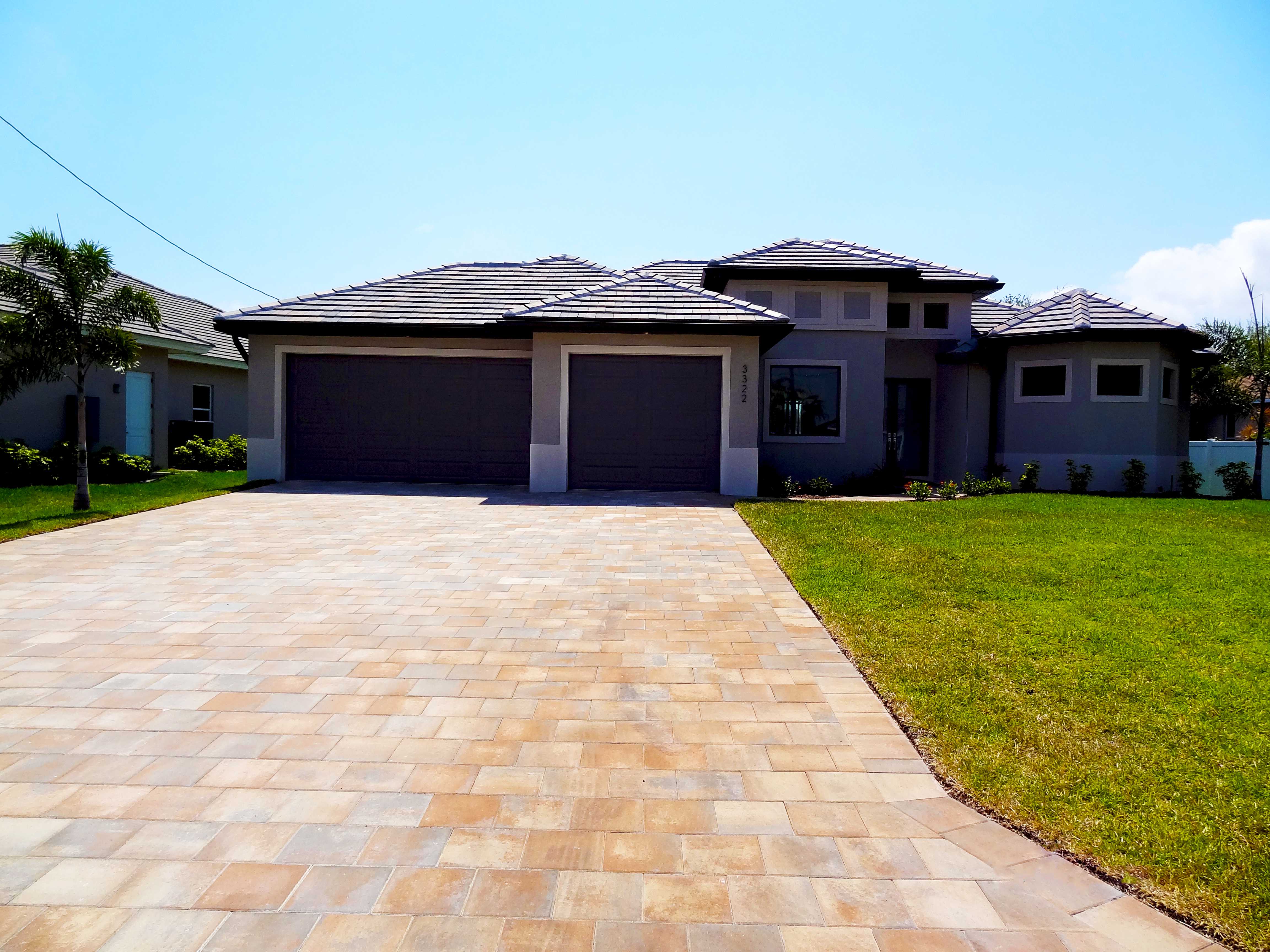 索菲娅豪华度假住宅,现代风格室内设计典范-0