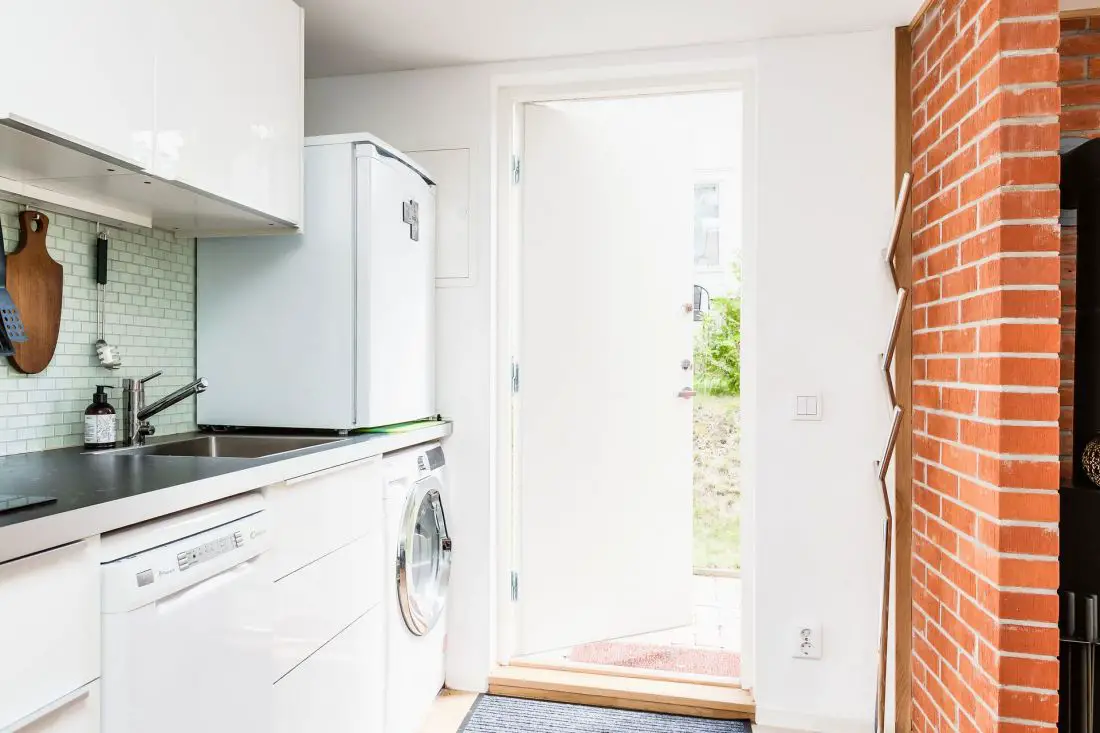 23 平米迷你瑞典小屋，温暖舒适的空间设计-6