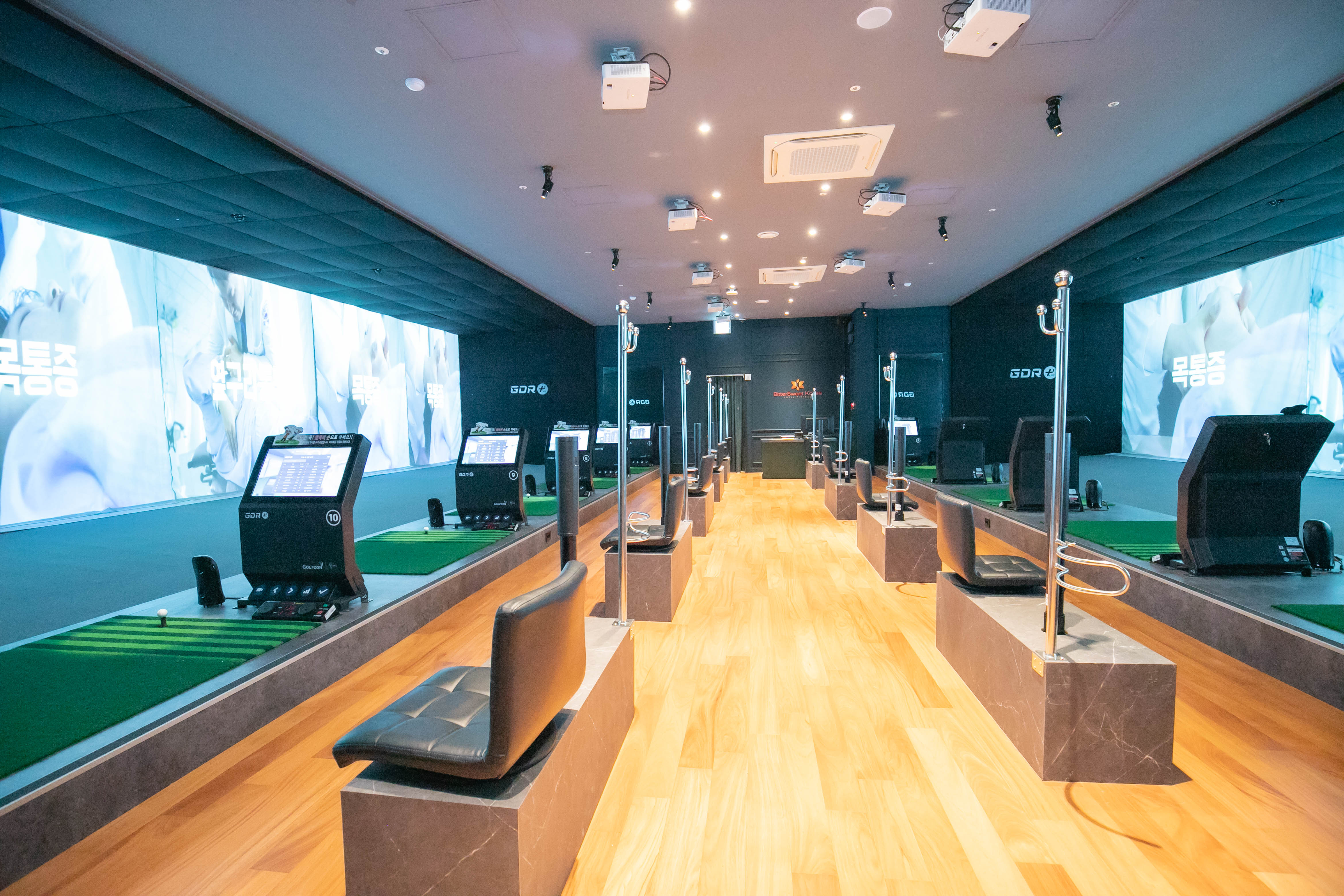 现代工业风格的健身中心设计-9