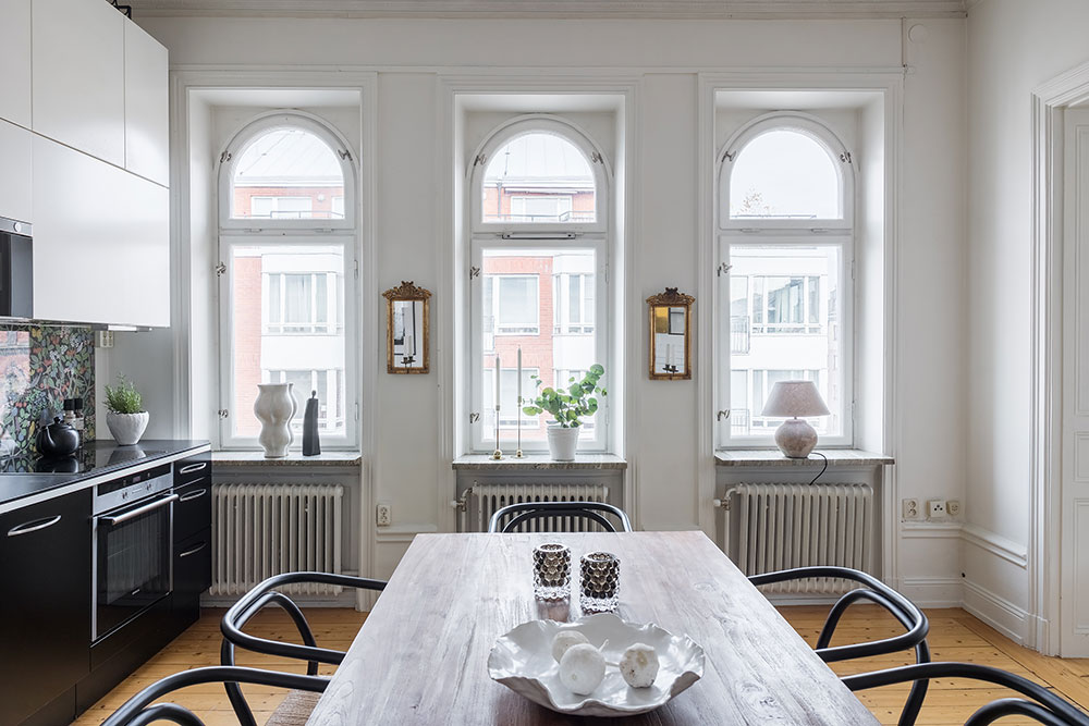 位于斯德哥尔摩带黑白厨房的优雅转角公寓-10