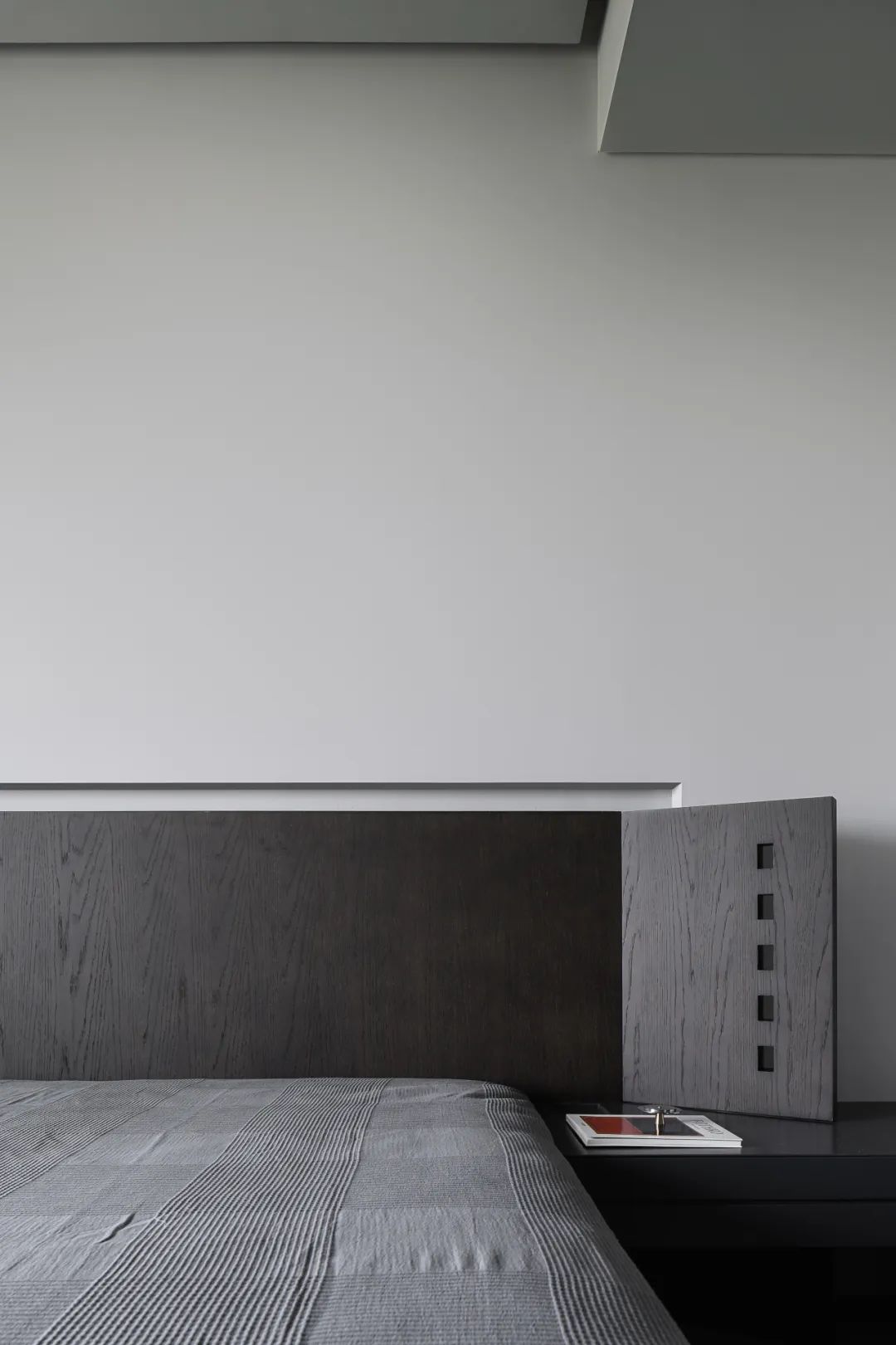 梦幻岛台 · 克莱因蓝的现代家居艺术丨中国江苏-55