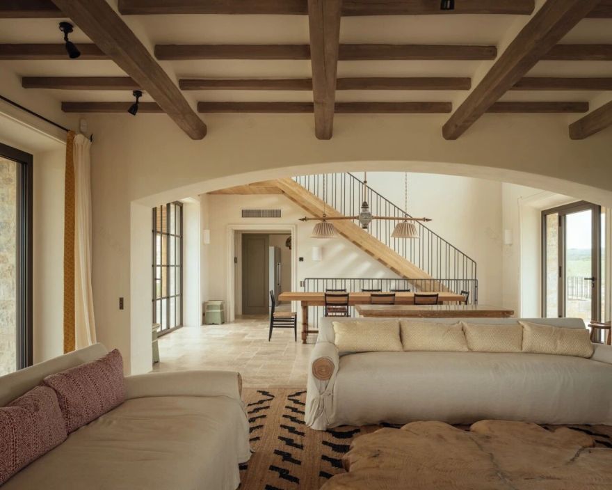 意大利托斯卡纳的极简主义住宅设计(埃尔科利纳庄园)丨McLean Quinlan-0