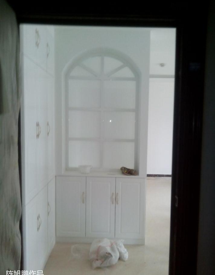 现代家居隐形门设计，开启影视墙新视界-12