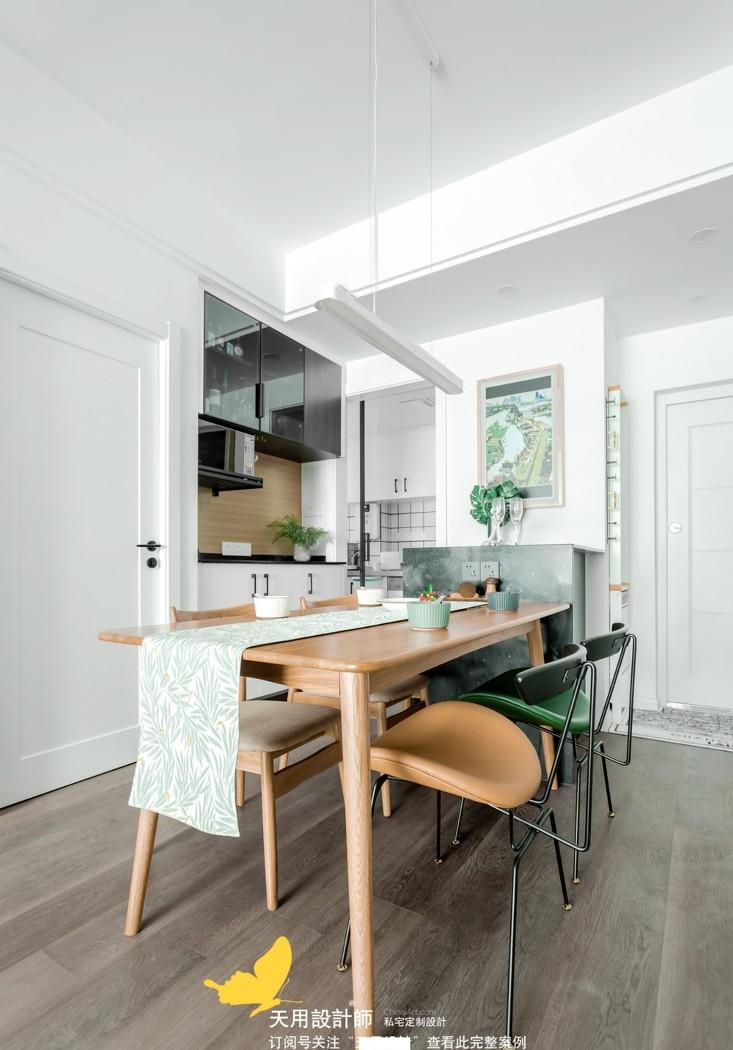 极简“去电视化”家居,打造舒适空间-6