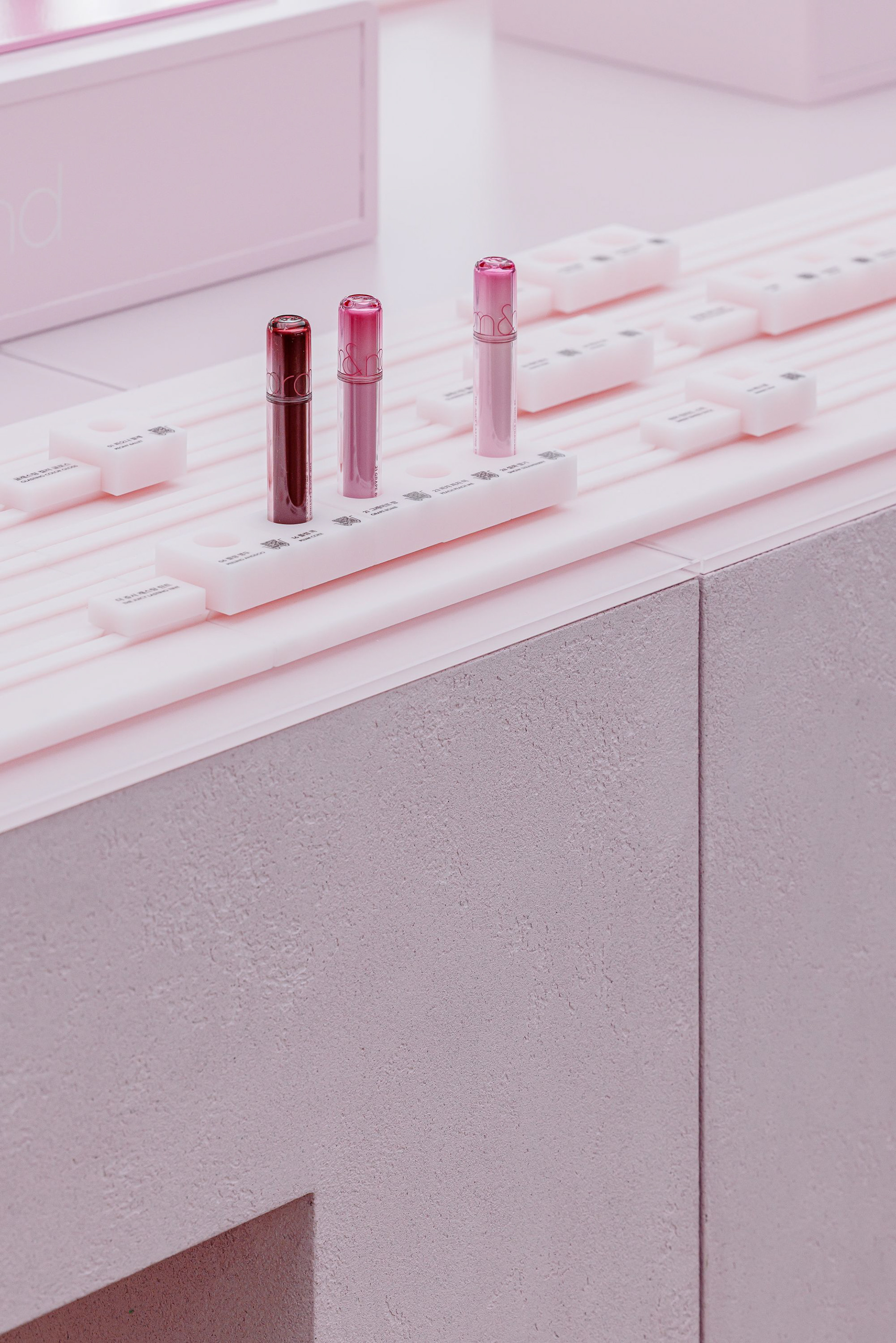 Rom&nd Flagship Store, Pink Office in Seongsu-10