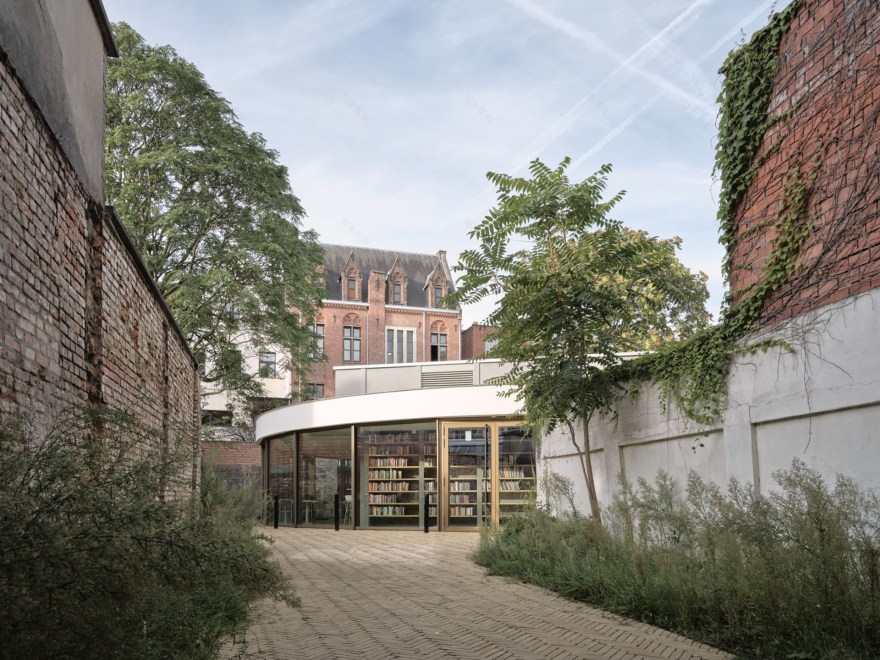 Hotel Dumont改造为文学热点项目丨比利时安特卫普-1