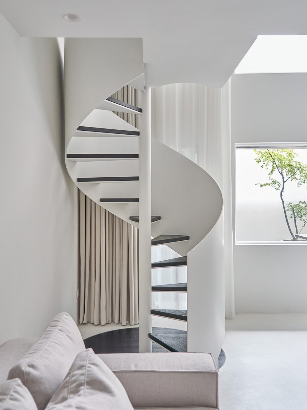 198㎡黑白经典极简的家-2