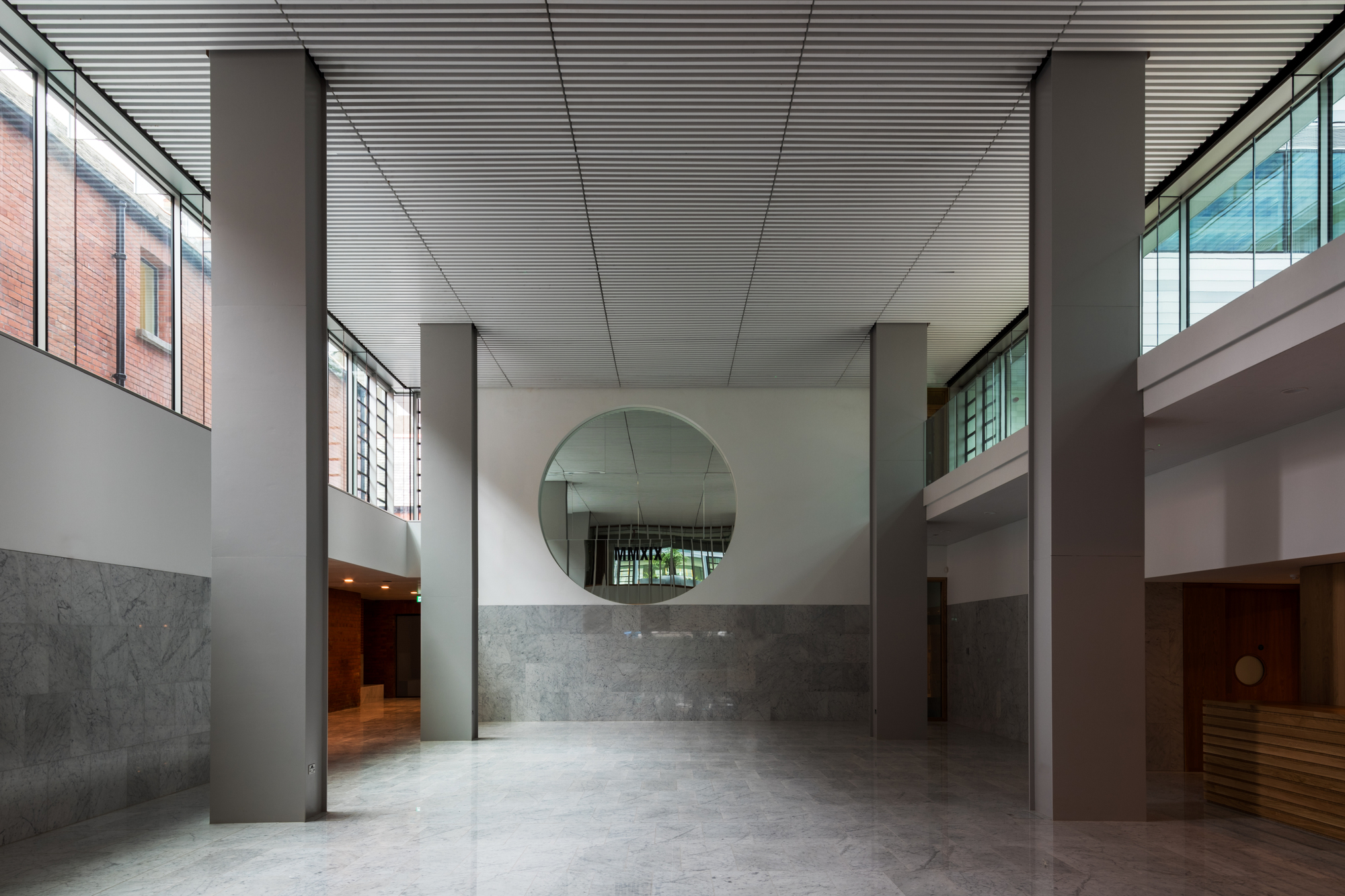 历史遗迹与绿色办公空间的完美融合-5