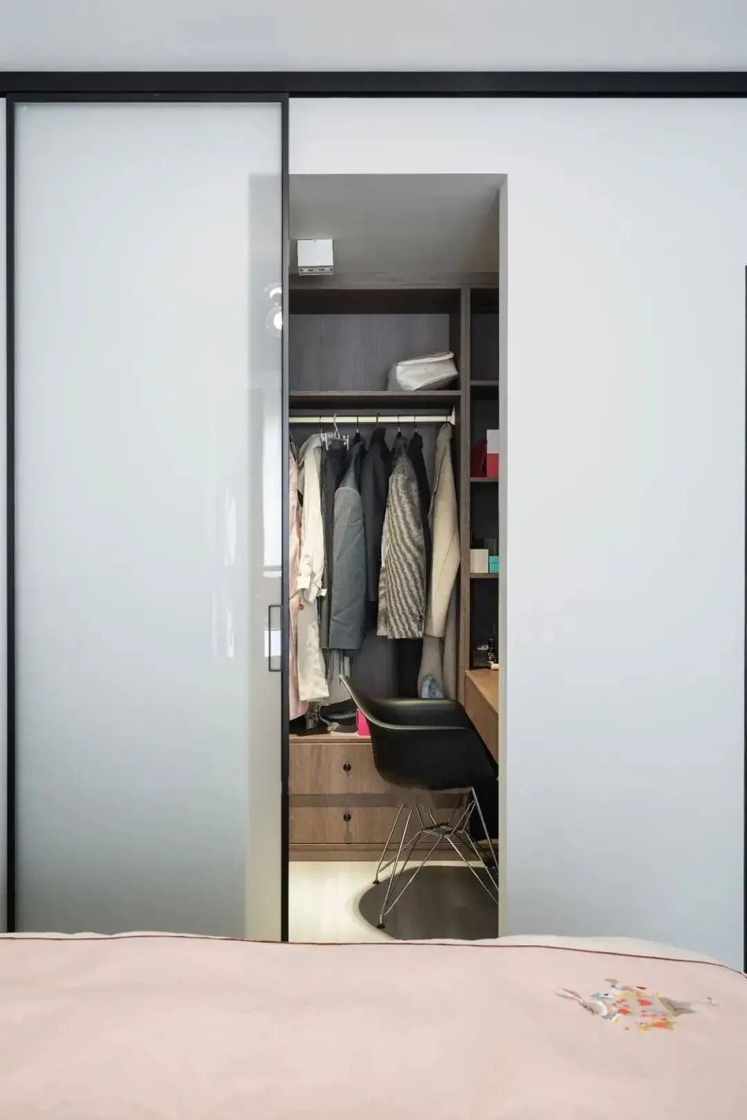 珠海100㎡极简三居，11万全包，黑白灰的魔力，装出高级感-41