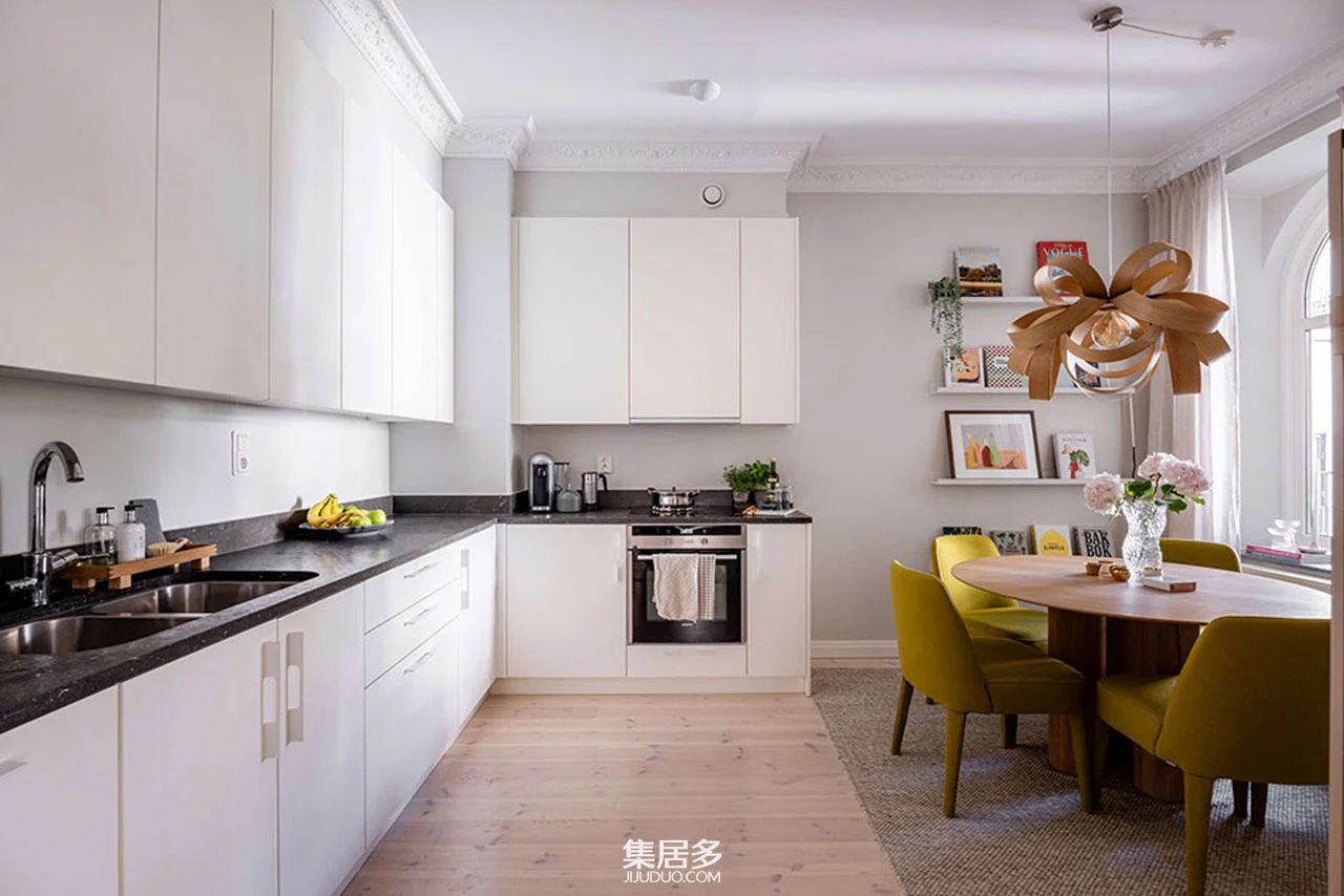 哥德堡 19 世纪建筑玻璃后卧室公寓丨瑞典-19